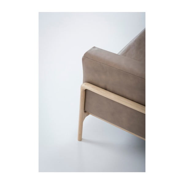 Светлокафяв диван от биволска кожа с масивна дъбова конструкция , 240 см Fawn - Gazzda-image-2