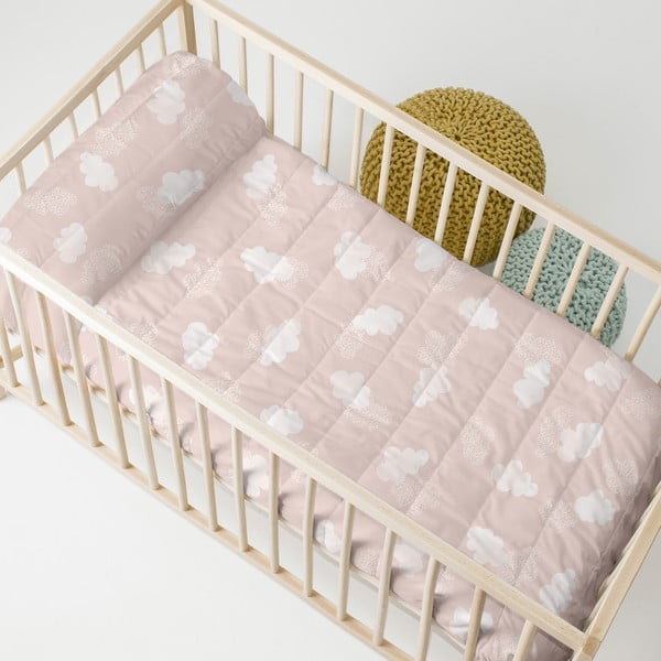 Памучна ватирана бебешка покривка за легло 100x130 cm Clouds - Happy Friday