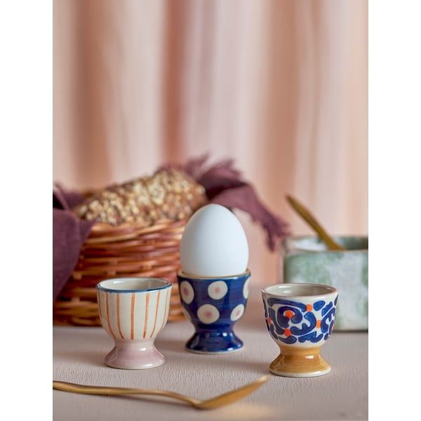 Глинени поставки за яйца в комплект от 3 бр. Eviaya – Bloomingville-image-1