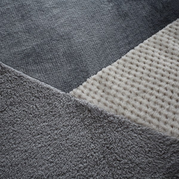 Сиво двойно  спално бельо от флийс 200x200 cm Cosy Larsson Geo – Catherine Lansfield-image-4