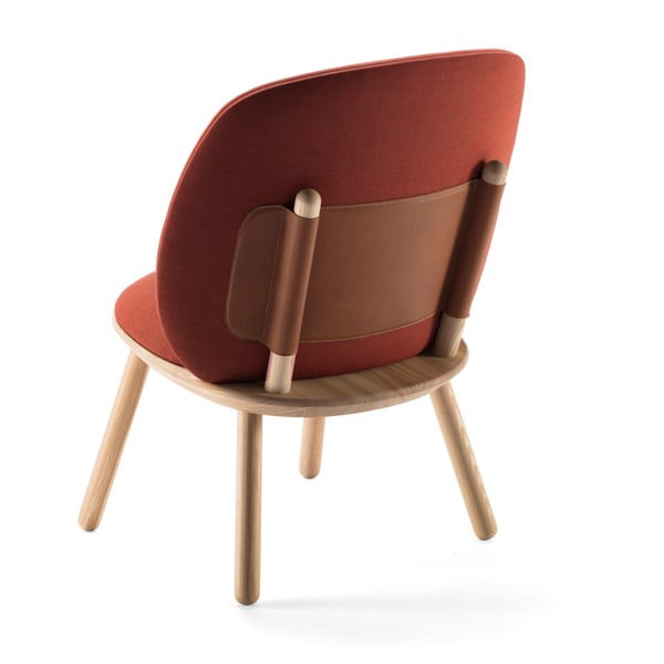 Кафяв фотьойл в цвят коняк със структура от ясенова дървесина и кожени детайли Naïve - EMKO-image-3