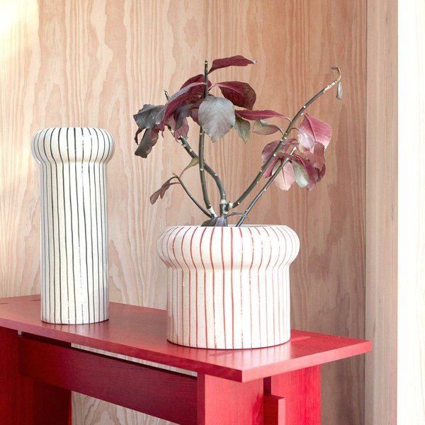 Червена пейка от масивно дърво Kotai – OYOY Living Design-image-2