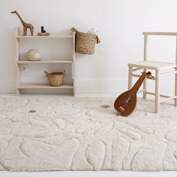 Кремав ръчно изработен памучен детски килим подходящ за пране 120x180 cm Gentle Flora – Nattiot-image-1
