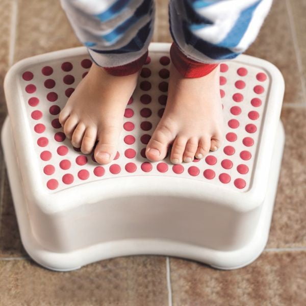 Бяло и синьо стъпало - Addis-image-1