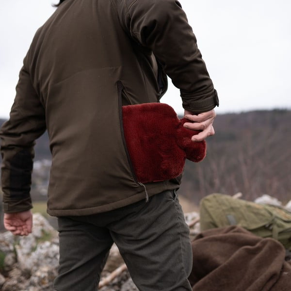 Червен  термофор от микроплюш 1,8 l Classic – Hugo Frosch-image-1