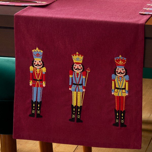 Памучна покривка с коледен мотив 220x32 cm Christmas Nutcracker – Catherine Lansfield-image-2