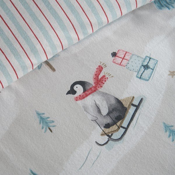 Единично  фланелено спално бельо в естествен цвят 135x200 cm Brushed Christmas Penguins – Catherine Lansfield-image-2