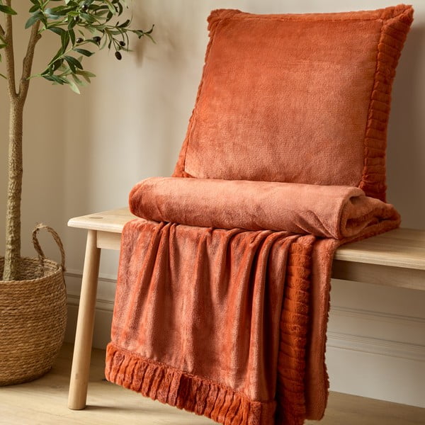 Декоративна възглавница от микроплюш 55x55 cm Velvet and Faux Fur – Catherine Lansfield-image-3