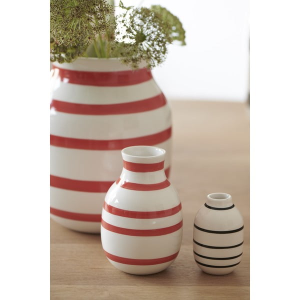 Керамична ваза на бели и червени райета, височина 12,5 cm Omaggio - Kähler Design-image-2