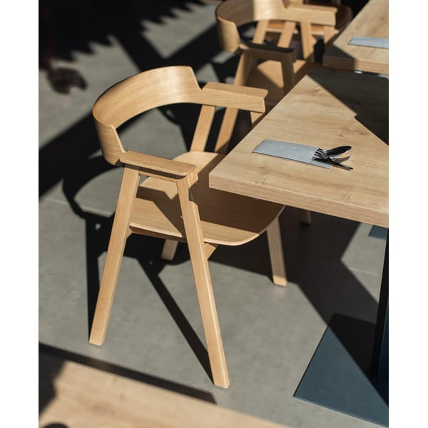 Трапезен стол с подлакътници от масивен дъб в естествен цвят Flip – Gazzda-image-1