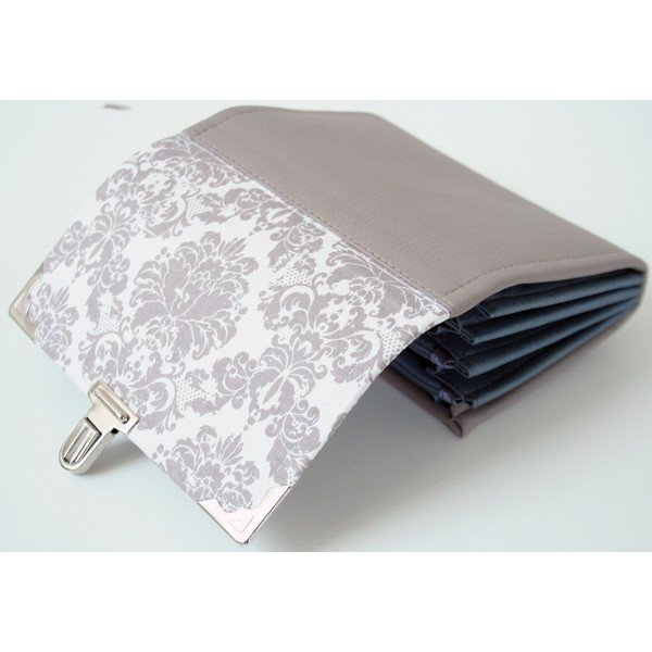 Third Line Purse no. 323-image-2