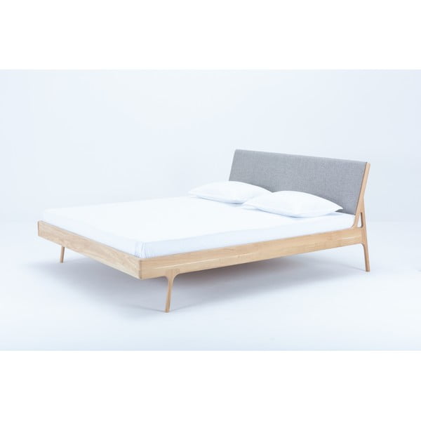 Дъбово двойно легло с тапицерия в сив/естествен цвят 140x200 cm Fawn - Gazzda-image-1