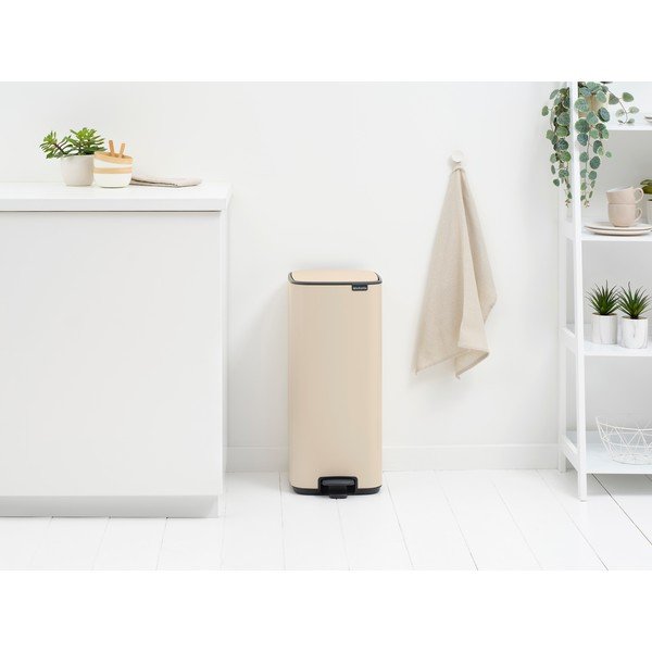 Бежово стоманено кошче за боклук с педал 30 l Bo – Brabantia-image-1