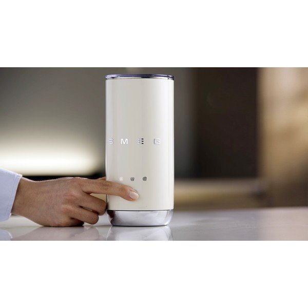 Кремав пластмасов електрически миксер за мляко 120 ml – SMEG-image-3