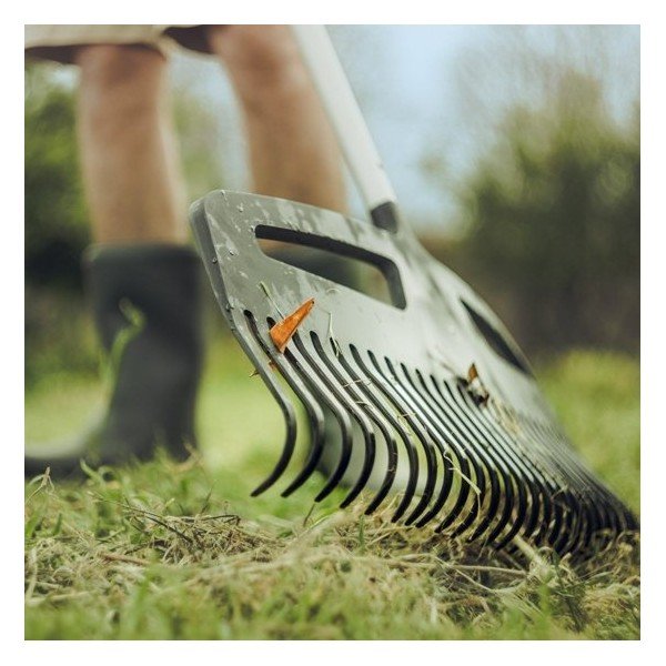 Черно алуминиево гребло с дръжка Xact, широчина 49 cm Xact L - Fiskars-image-1