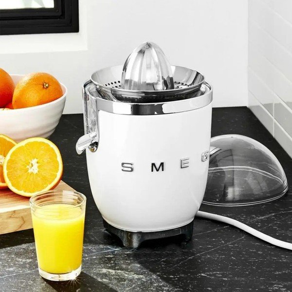 Бяла сокоизстисквачка 50's Retro Style – SMEG-image-3