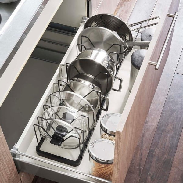 Черна регулируема стойка за капаци и тигани Tower - YAMAZAKI-image-1