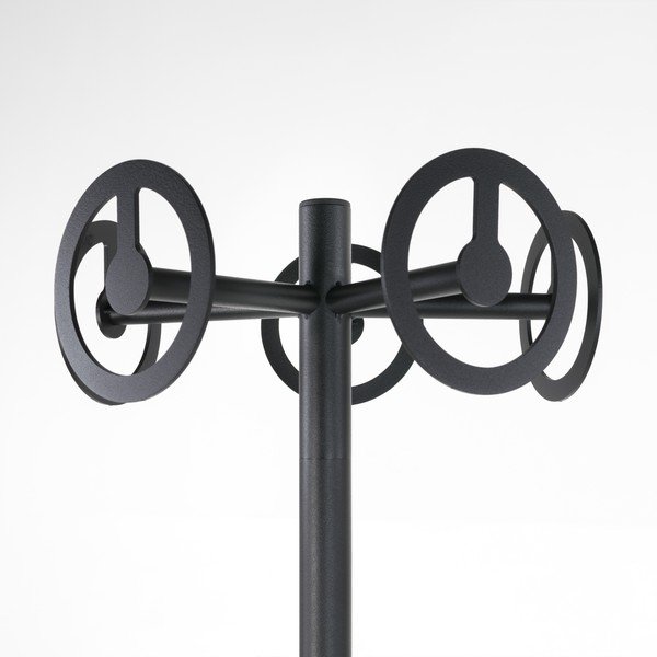 Черна метална закачалка Circle - Spinder Design-image-3