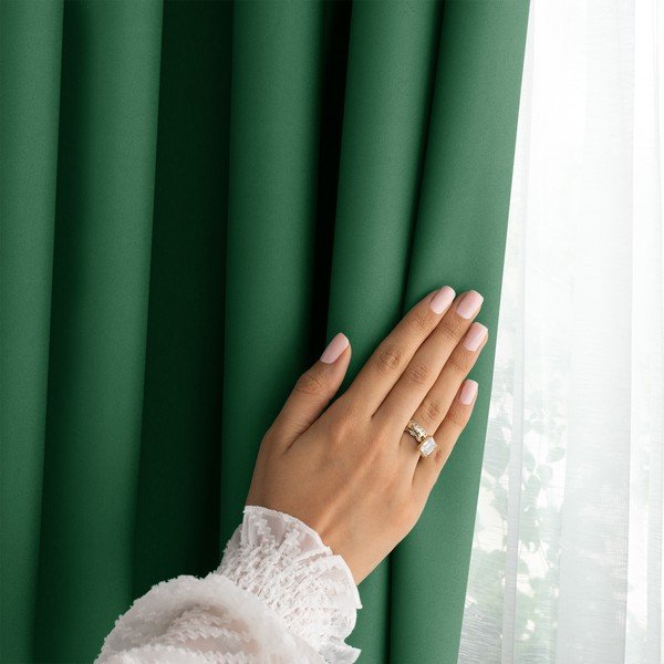 Тъмнозелено затъмняващо перде 140x270 cm Carli – Restilo-image-2