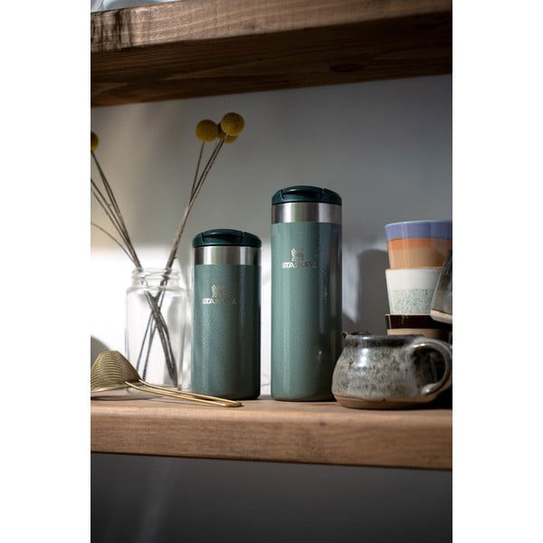 Зелена термочаша от неръждаема стомана 470 ml AeroLight™ Transit Hammer Tone Green – Stanley-image-1
