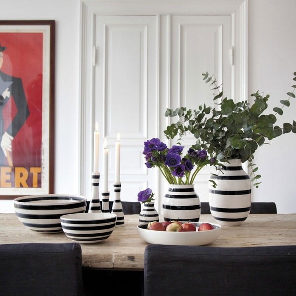 Ваза от черно-бял фаянс, височина 20 cm Omaggio - Kähler Design-image-4