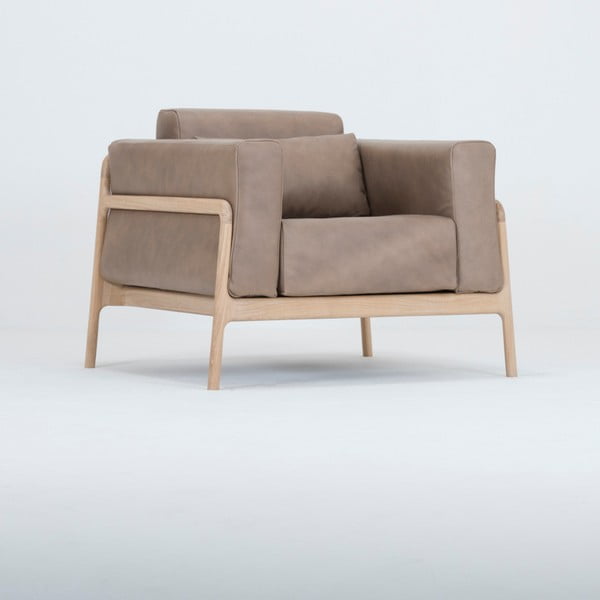 Светлокафяв фотьойл от биволска кожа с масивна дъбова конструкция Fawn - Gazzda