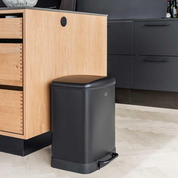 Черно метално кошче за боклук за рециклиране/с педал 24 l Wonda – Mette Ditmer Denmark-image-1