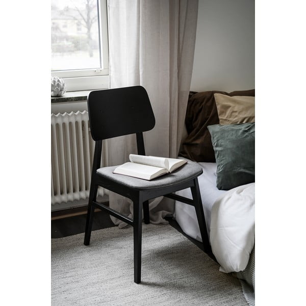 Черен трапезен стол с тъмносива възглавница на седалката Nagano - Rowico-image-1