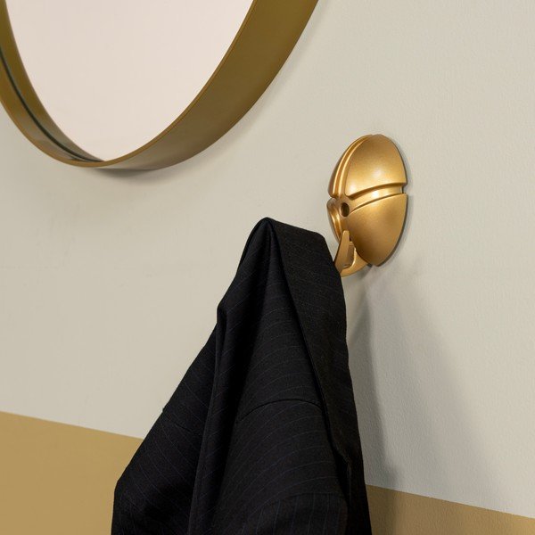 Стенна пластмасова кука  в златист цвят Tick – Spinder Design-image-1