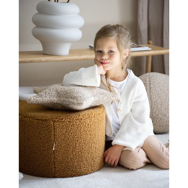 Светлокафява детска възглавница за диван от букле Star – Wigiwama-image-2