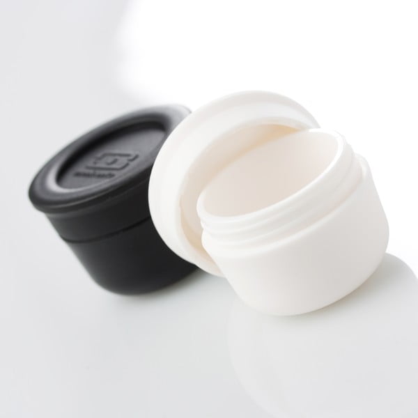 Sada bílého a černého omáčníku Monbento-image-1