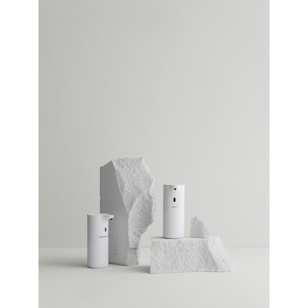 Бял автоматичен пластмасов диспенсър за сапун 260 ml Fineo - Blomus-image-1