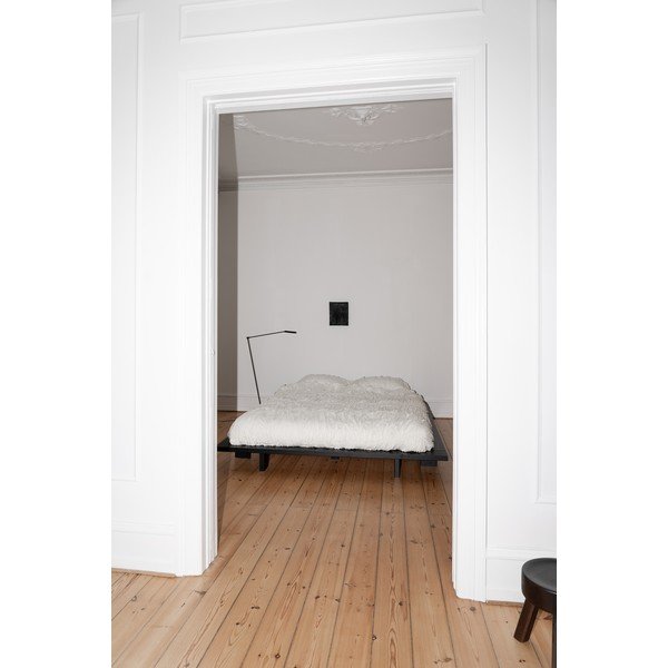 Черно двойно легло от борова дървесина с решетка 140x200 cm Japan - Karup Design-image-4