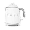 Бяла електрическа кана от неръждаема стомана 800 ml Retro Style – SMEG