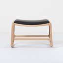 Отоман с масивна дъбова конструкция и детайли от черна биволска кожа Dedo - Gazzda