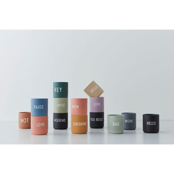 Черна порцеланова чаша 300 ml Weekend - Design Letters-image-4