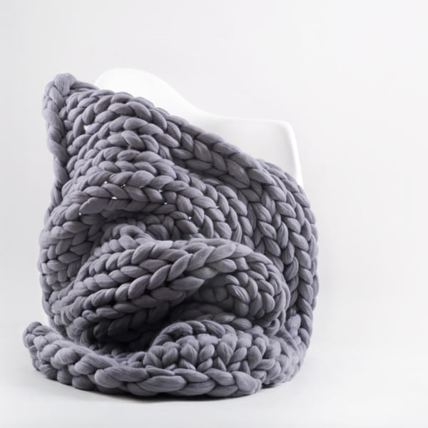 Fialovošedá ručně pletená deka z merino vlny Concepttual Chunky, 125 x 130 cm