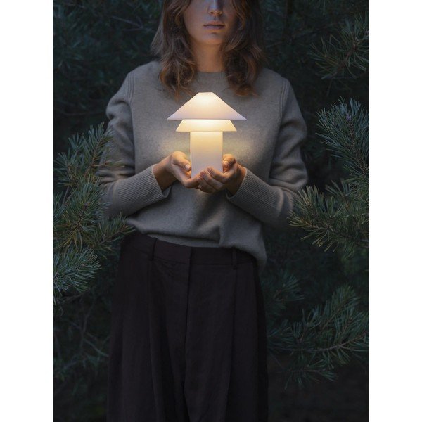 Бяла LED затъмняваща се настолна лампа с метален абажур (височина 33,5 cm) Sanaka – Blomus-image-1