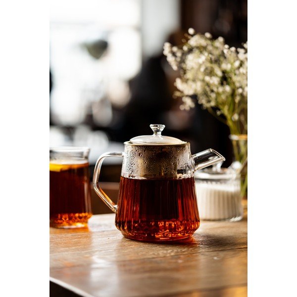 Стъклен чайник с цедка в златист цвят 900 ml Mia – Vialli Design-image-1