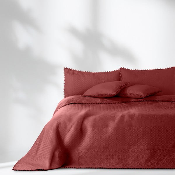 Червено покривало за легло 220x240 cm Meadore – AmeliaHome