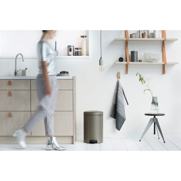 Сиво стоманено кошче за боклук с педал 20 l NewIcon – Brabantia-image-3