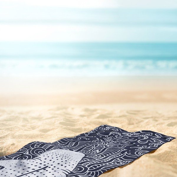 Тъмносиня плажна кърпа 90x180 cm Shark - DecoKing-image-3