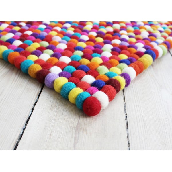 Тъмночервен вълнен килим на топки , 100 x 150 cm Ball Rugs - Wooldot