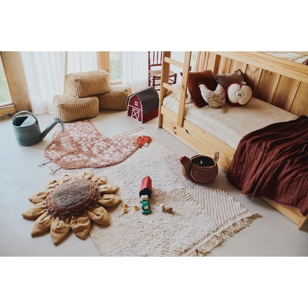 Кафяв ръчно изработен памучен детски килим подходящ за пране 110x100 cm Chicken – Lorena Canals-image-3
