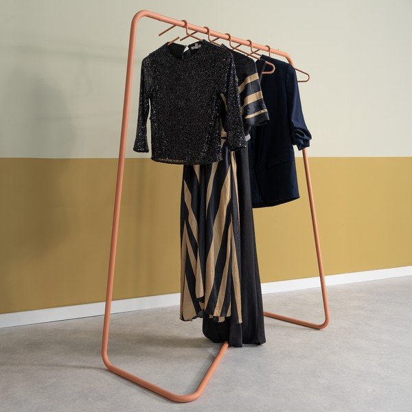 Стоманена стойка за дрехи в цвят сьомга 118x160x57 cm Hang-On – Spinder Design-image-2
