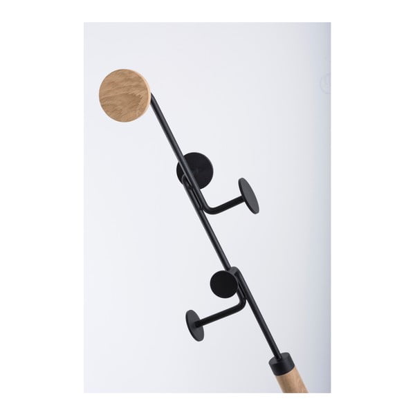 Подова етажерка от масивна дъбова дървесина с черни детайли Hook - Gazzda-image-4