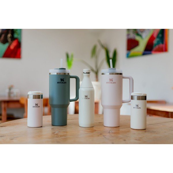 Зелен термос 1,18 l Quencher H2.O FlowState – Stanley-image-1