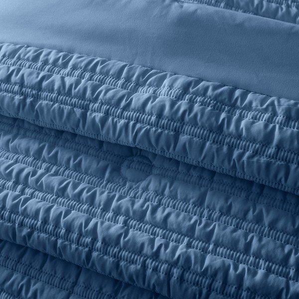 Синьо  капитонирано покривало за легло 220x220 cm  Lennon Stripe – Catherine Lansfield-image-1