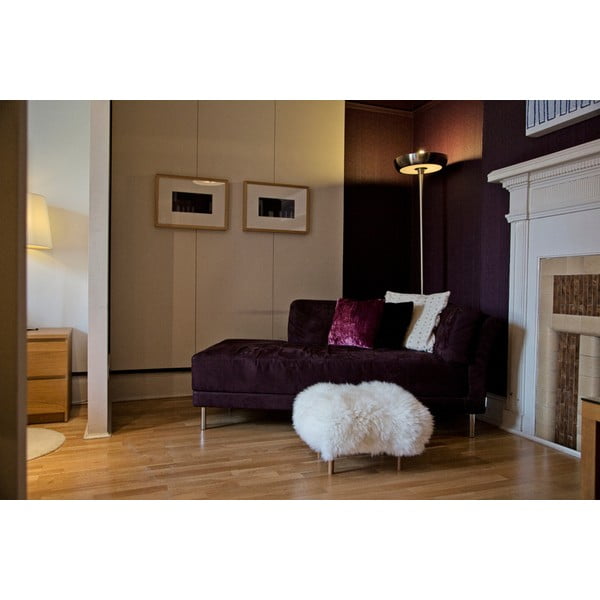 Stolička z ovčí kůže Nia Cerise-image-3