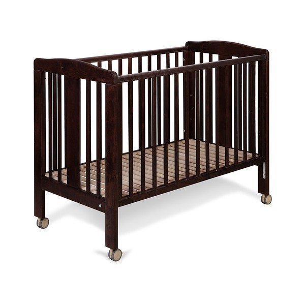 Тъмнокафяво детско легло на колела с регулируема страна Qu, 120 x 60 cm - YappyKids-image-1